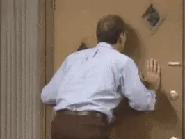 GIF про очікування української озвучки