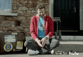 GIF про очікування української озвучки